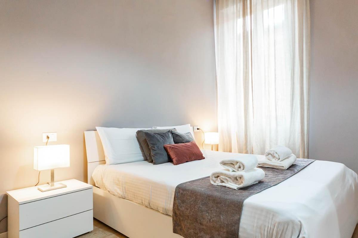 Duomo 10 Minuti Family House 5 Pax Balcone Wifi Appartamento Milano